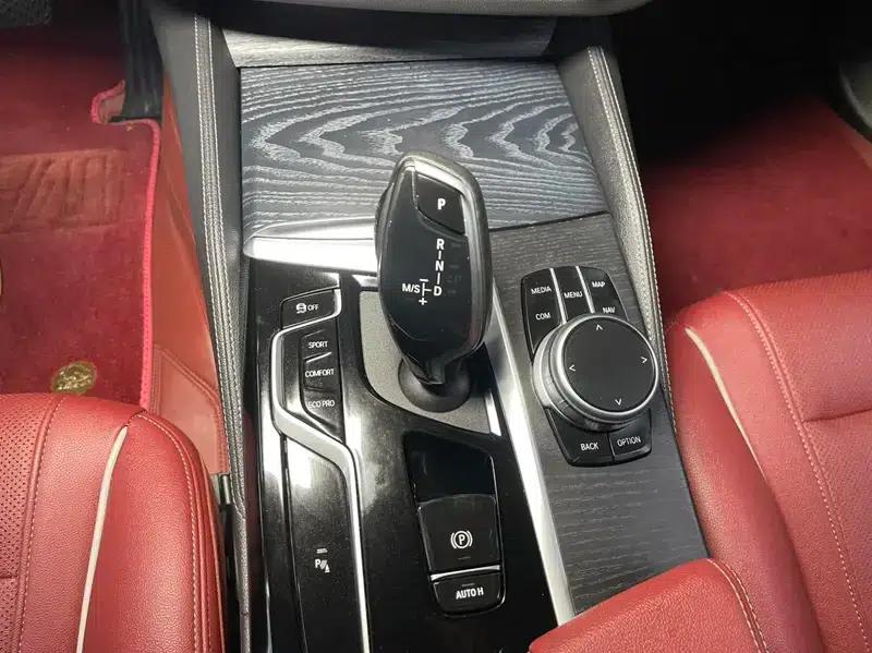 2021 BMW 5 Series Facelift 530Li Leading Edition M Sport Package — миниатюра 11