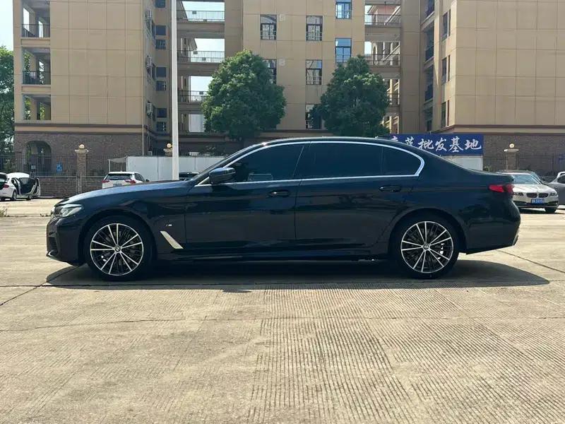 2022 BMW 5 Series Facelift 530Li Leading Edition M Sport Package — миниатюра 4