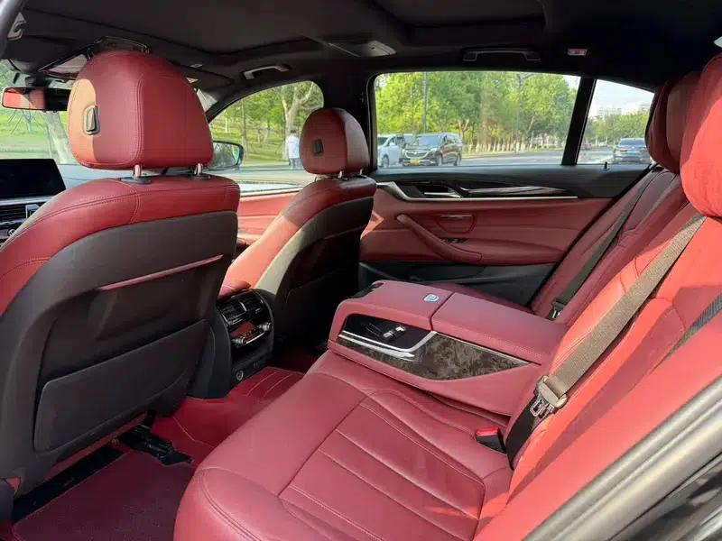 2019 BMW 5 Series Facelift 530Li Leading Edition M Sport Package — миниатюра 9