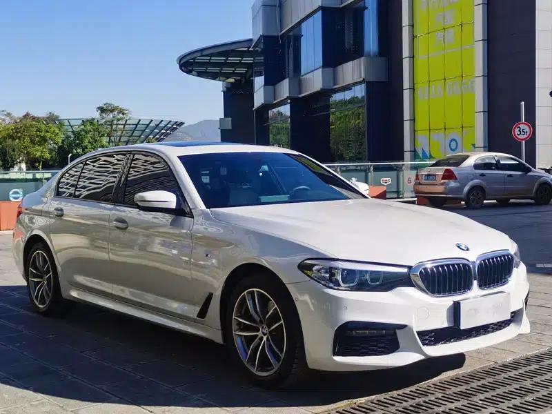 2019 BMW 5 Series 525Li M Sport Package — миниатюра 3