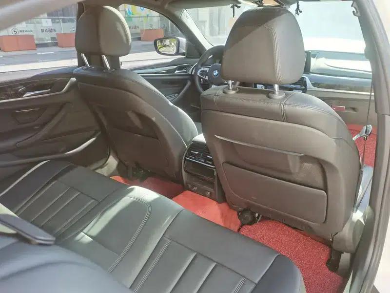 2019 BMW 5 Series 525Li M Sport Package — миниатюра 24
