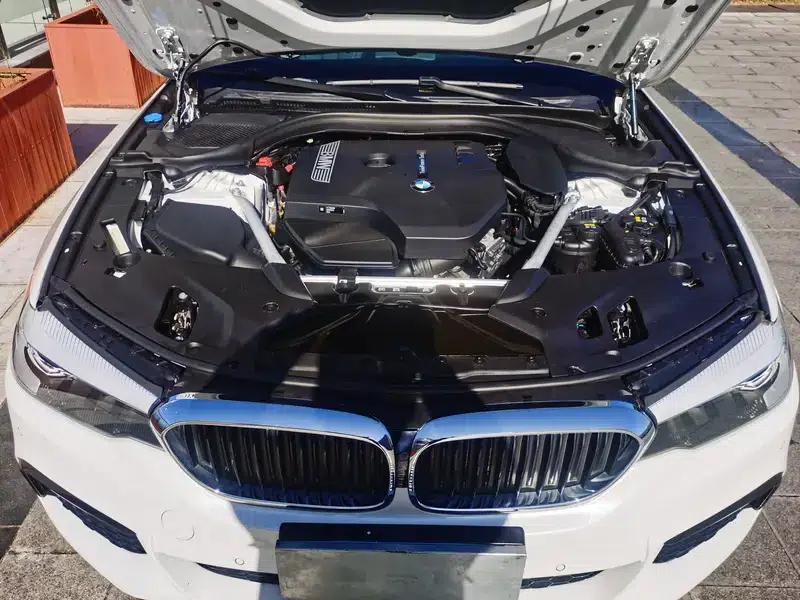 2019 BMW 5 Series 525Li M Sport Package — миниатюра 8