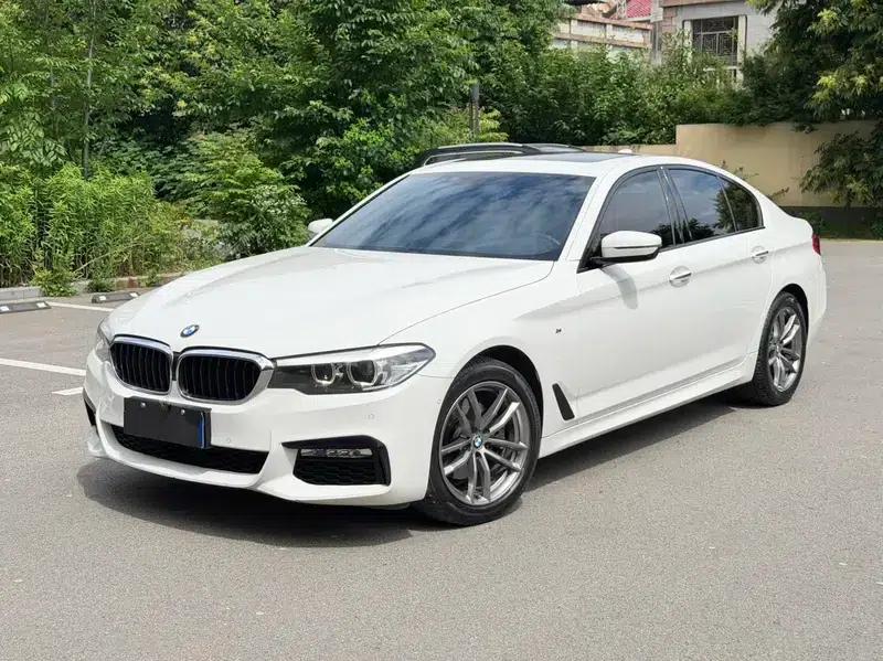 2018 BMW 5 Series (Imported) 525i M Sport Package — миниатюра 1