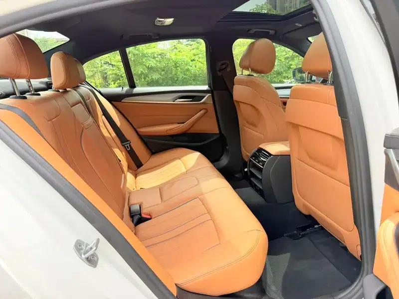 2018 BMW 5 Series (Imported) 525i M Sport Package — миниатюра 16