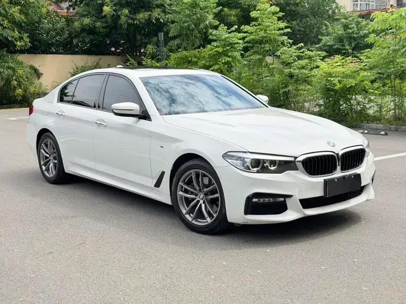 2018 BMW 5 Series (Imported) 525i M Sport Package — миниатюра 3