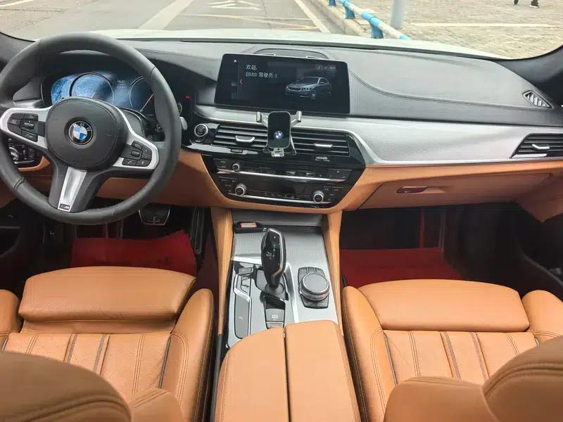 2018 BMW 5 Series (Imported) 525i M Sport Package — миниатюра 7