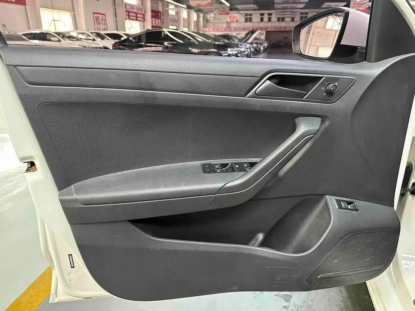 Jetta 2017 1.4L Manual Fashion Edition — миниатюра 13