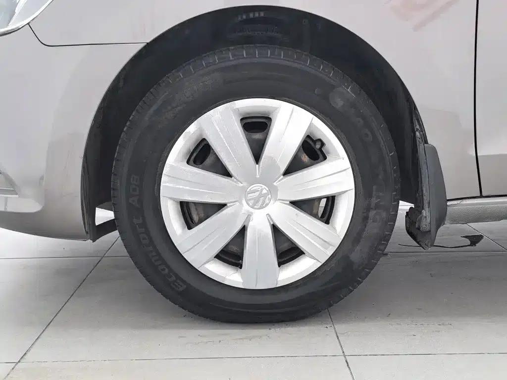 Jetta 2013 1.4L Manual Fashion Edition — миниатюра 17