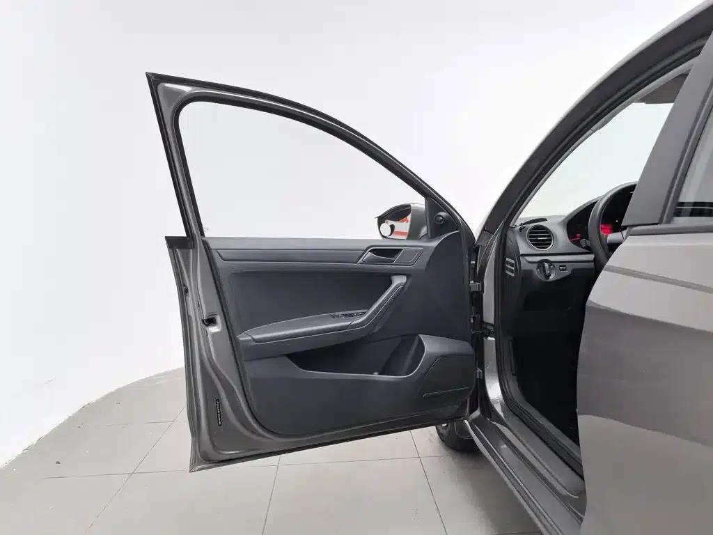 Jetta 2013 1.4L Manual Fashion Edition — миниатюра 8
