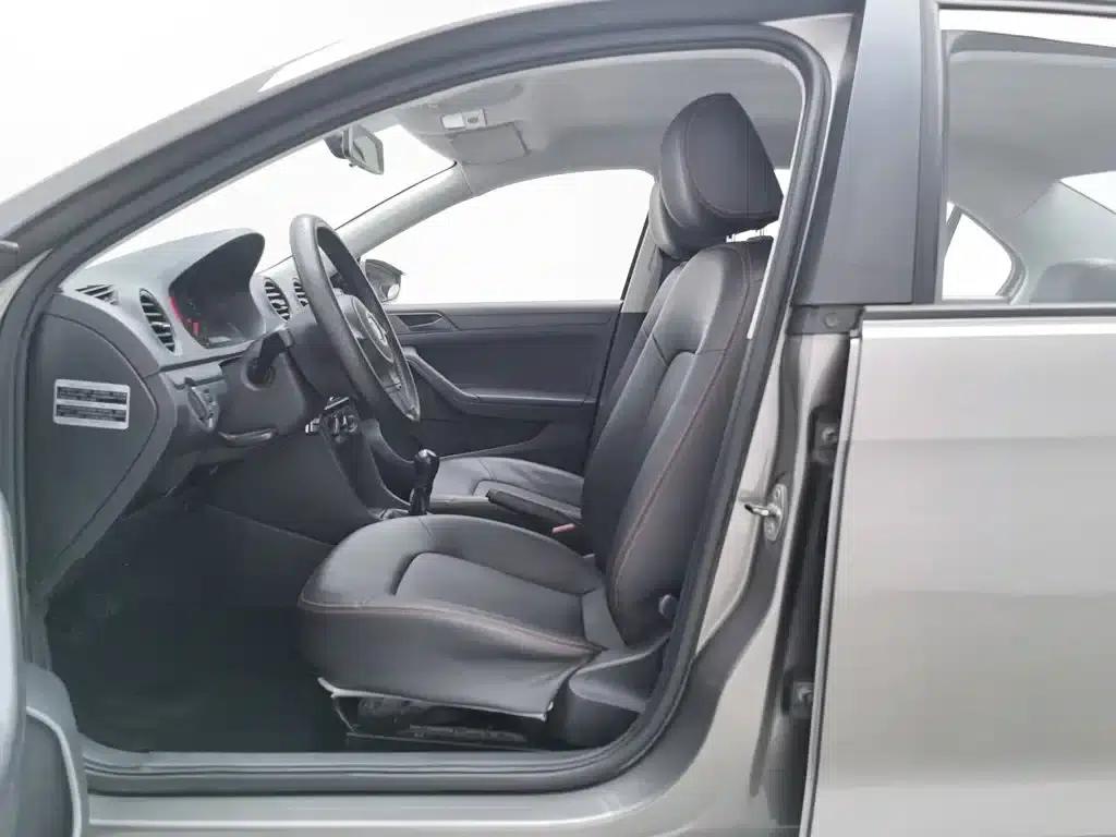 Jetta 2013 1.4L Manual Fashion Edition — миниатюра 10