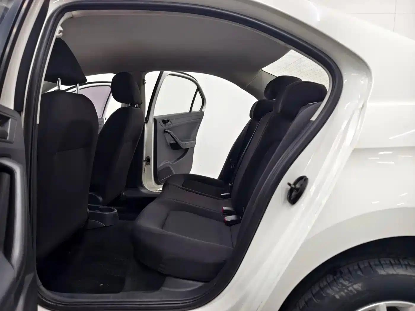 Jetta 2013 1.4L Manual Fashion Edition — миниатюра 12