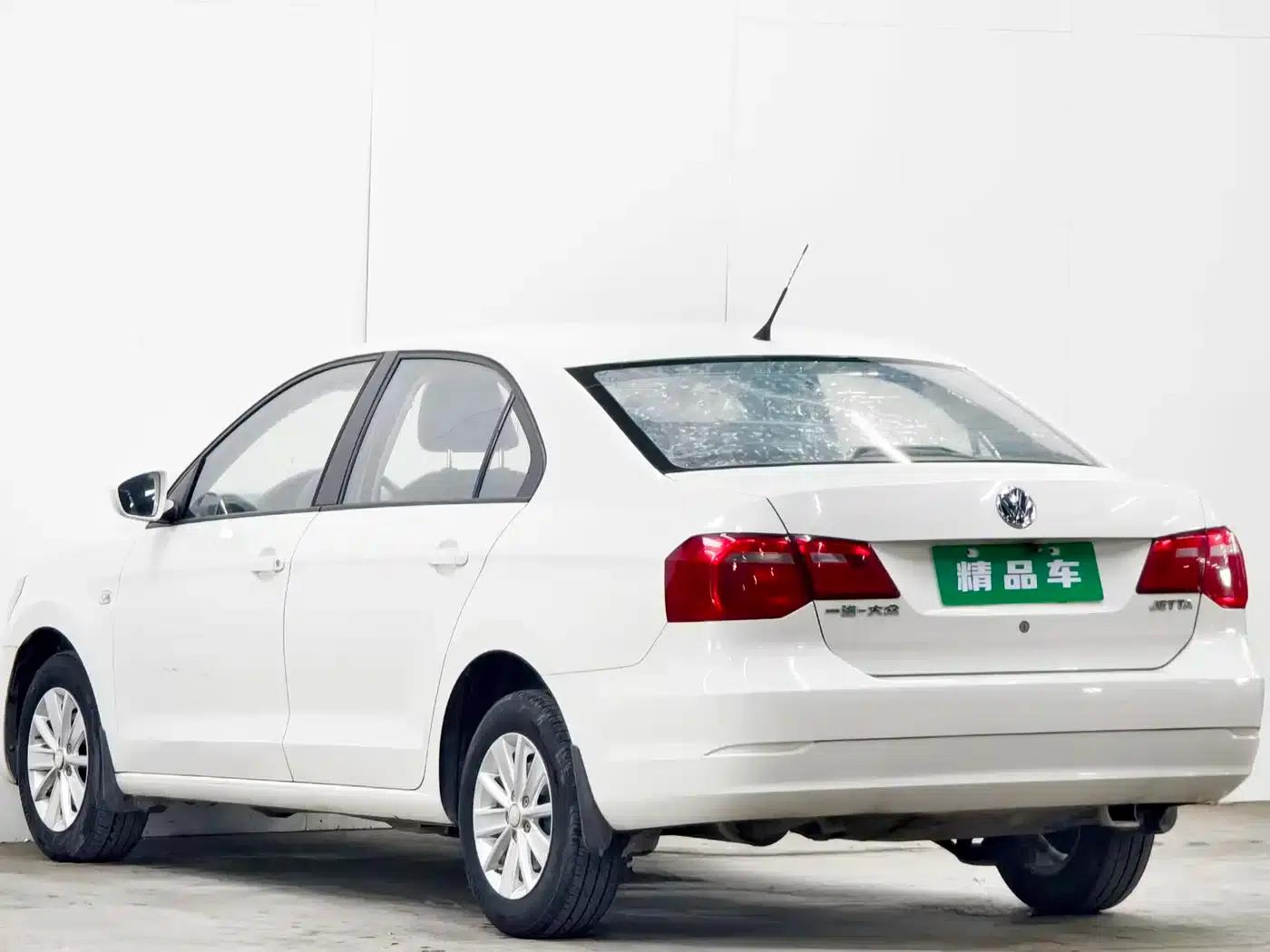 Jetta 2013 1.4L Manual Fashion Edition — миниатюра 6