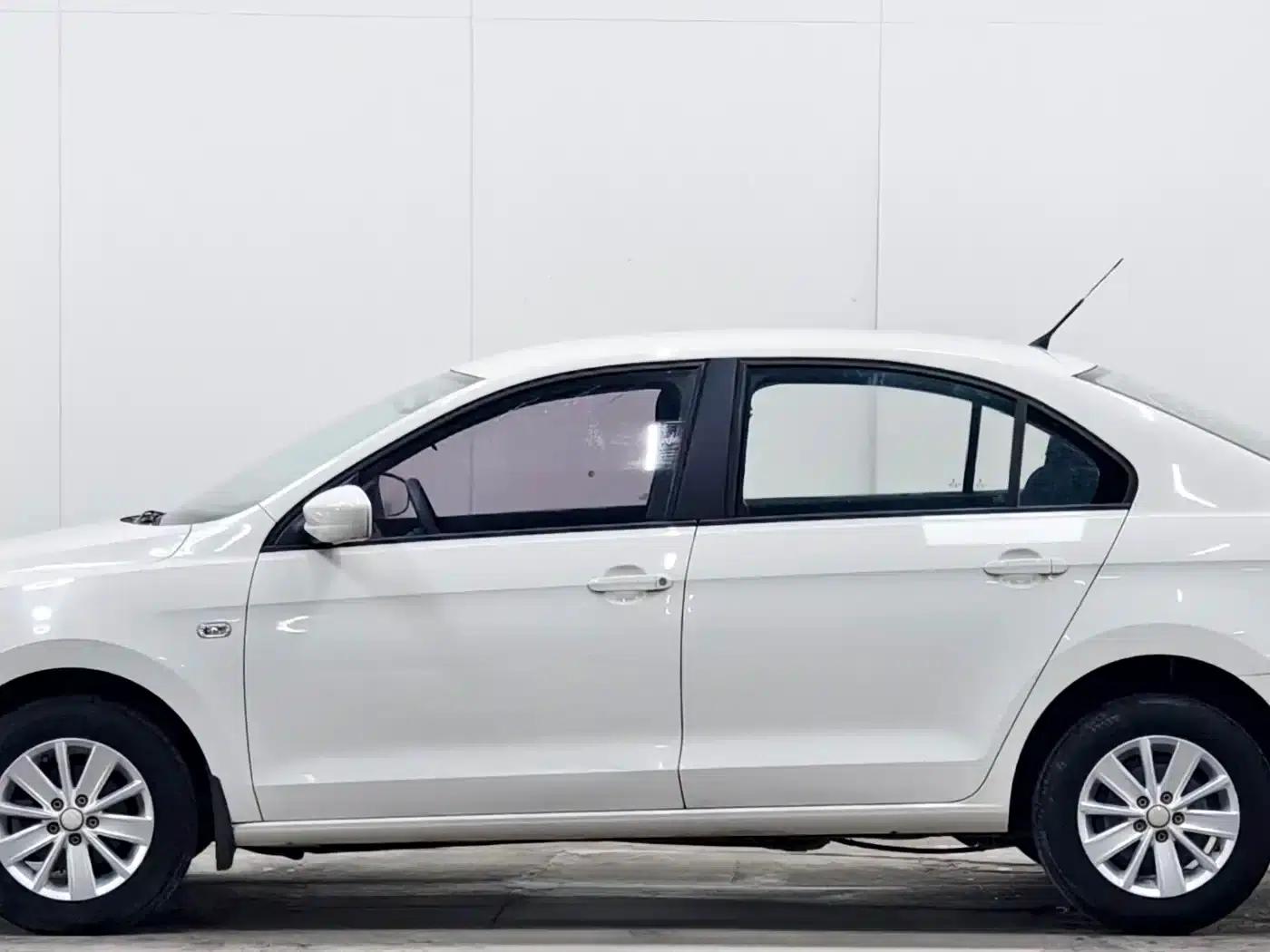 Jetta 2013 1.4L Manual Fashion Edition — миниатюра 7