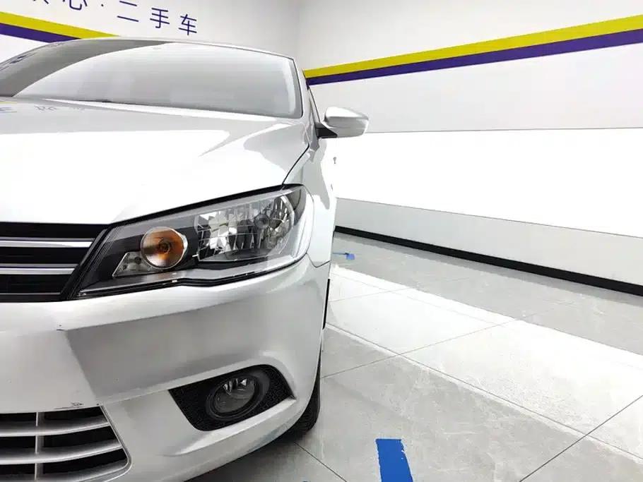 Jetta 2015 Value Edition 1.6L Automatic Comfort Model — миниатюра 5