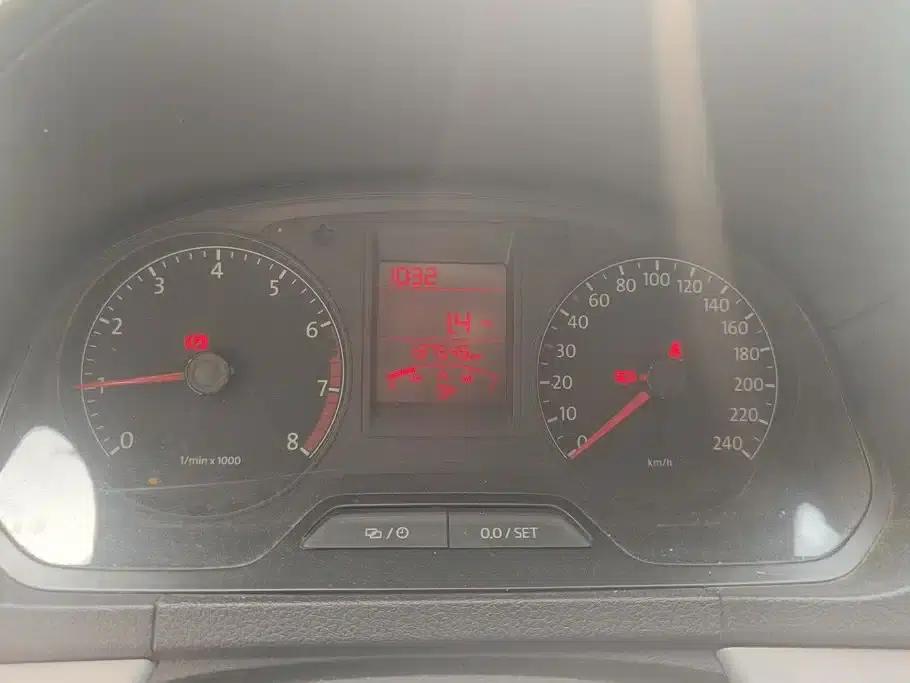 Jetta 2015 1.6L Manual Comfort Model — миниатюра 13