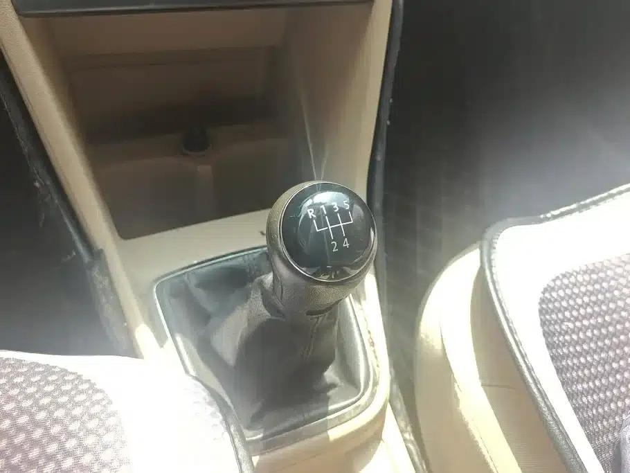 Jetta 2015 1.6L Manual Comfort Model — миниатюра 15