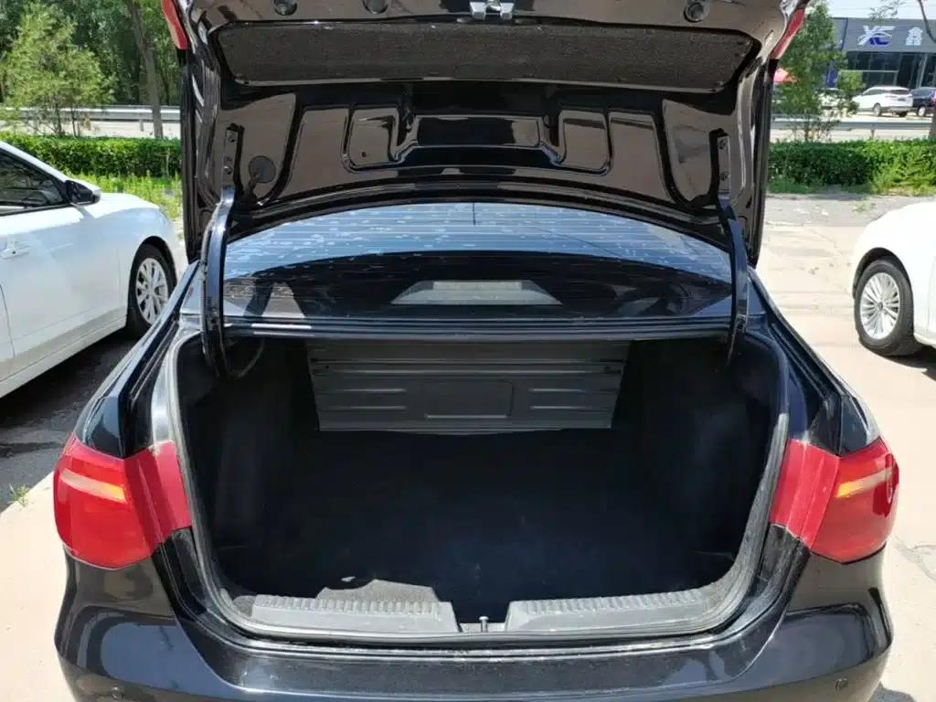 Jetta 2015 Value Edition 1.6L Manual Fashion Model — миниатюра 19