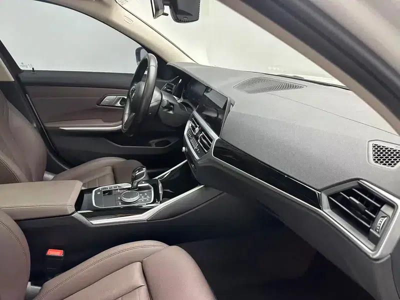 2021 BMW 3 Series 320Li M Sport Package — миниатюра 12
