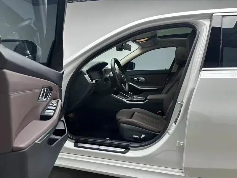 2021 BMW 3 Series 320Li M Sport Package — миниатюра 13
