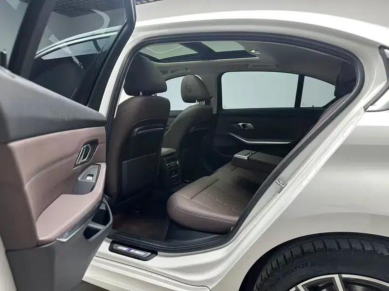 2021 BMW 3 Series 320Li M Sport Package — миниатюра 14