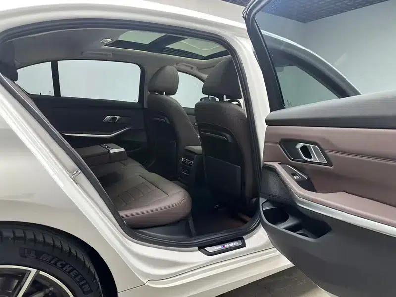 2021 BMW 3 Series 320Li M Sport Package — миниатюра 16