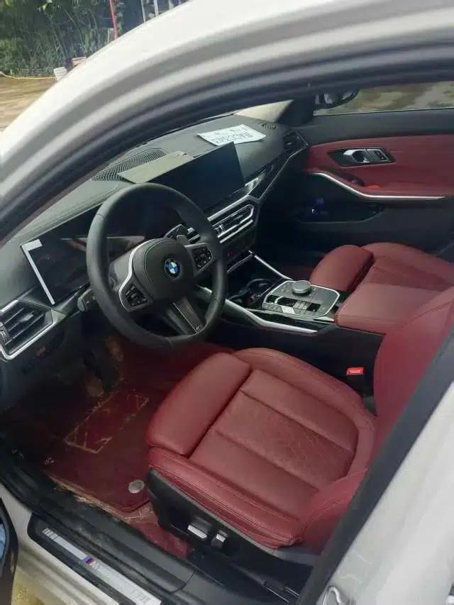 2023 BMW 3 Series 320Li M Sport Package — миниатюра 5