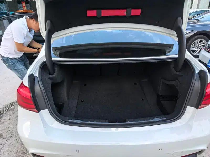 2019 BMW 3 Series 320i M Sport Package — миниатюра 11