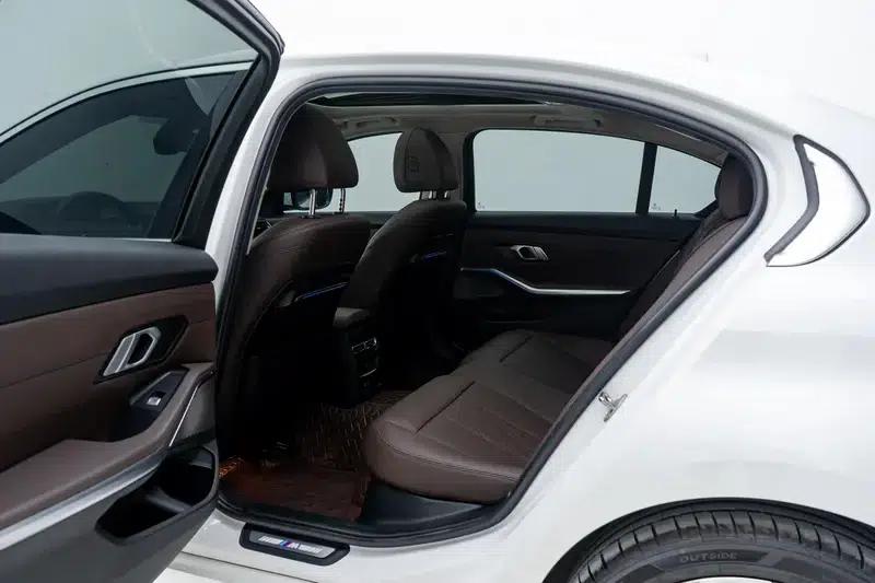2022 BMW 3 Series 325Li M Sport Package — миниатюра 18