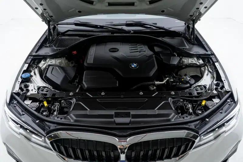 2022 BMW 3 Series 325Li M Sport Package — миниатюра 10