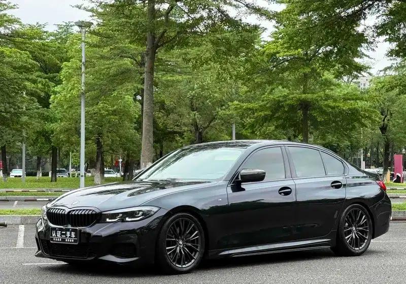 2022 BMW 3 Series 330i M Sport Shadow Edition — миниатюра 1