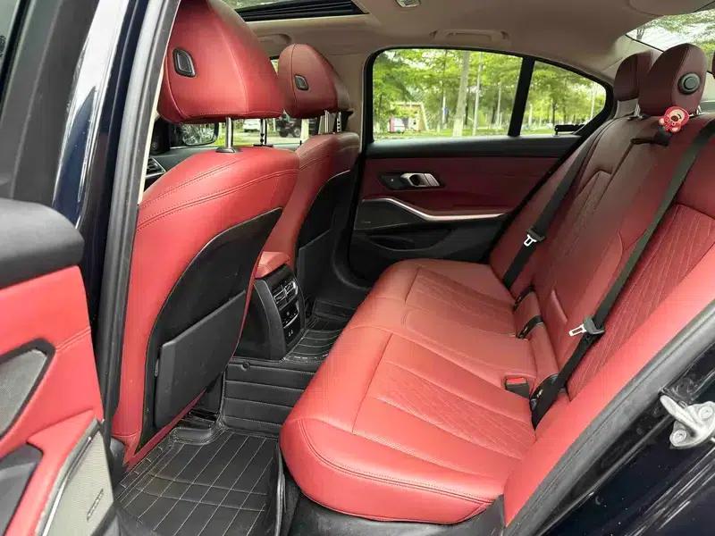 2022 BMW 3 Series 330i M Sport Shadow Edition — миниатюра 17