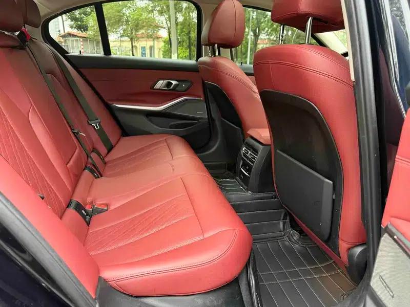 2022 BMW 3 Series 330i M Sport Shadow Edition — миниатюра 18