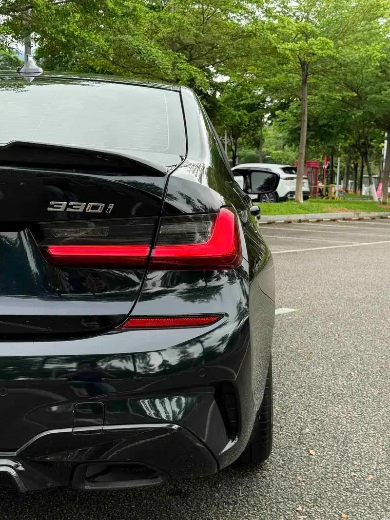 2022 BMW 3 Series 330i M Sport Shadow Edition — миниатюра 7