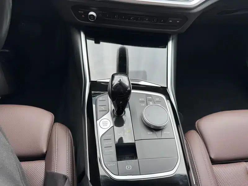 2022 BMW 3 Series 320Li M Sport Package — миниатюра 23