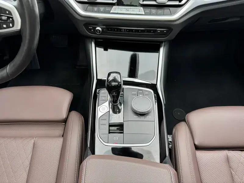 2022 BMW 3 Series 320Li M Sport Package — миниатюра 27