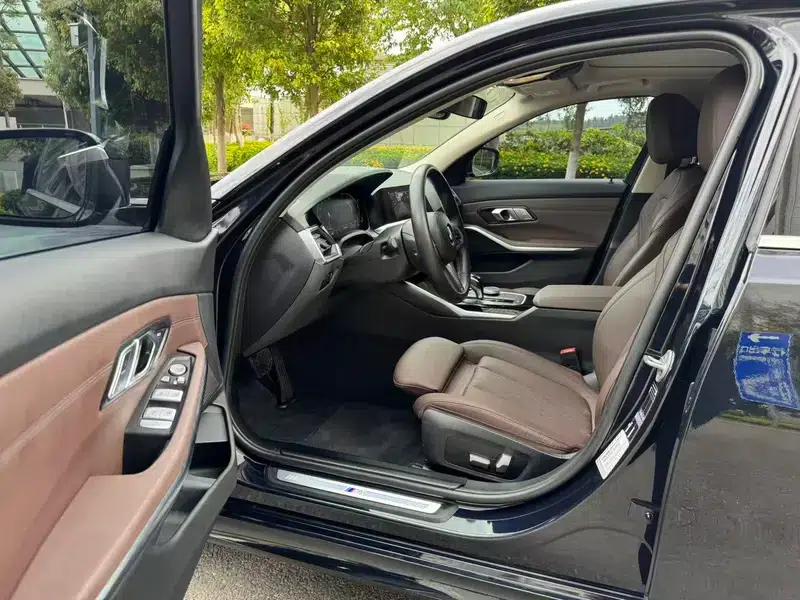 2022 BMW 3 Series 320Li M Sport Package — миниатюра 30