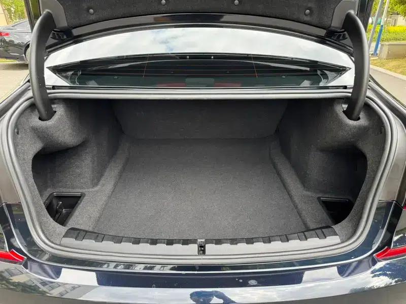 2022 BMW 3 Series 320Li M Sport Package — миниатюра 37