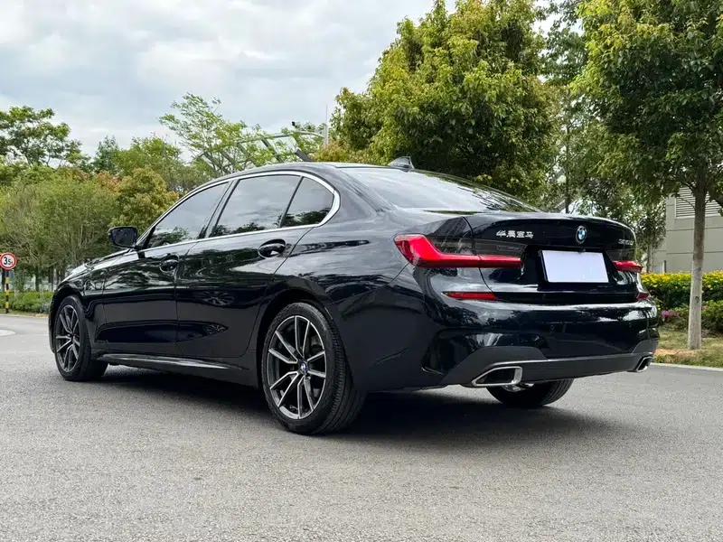 2022 BMW 3 Series 320Li M Sport Package — миниатюра 5