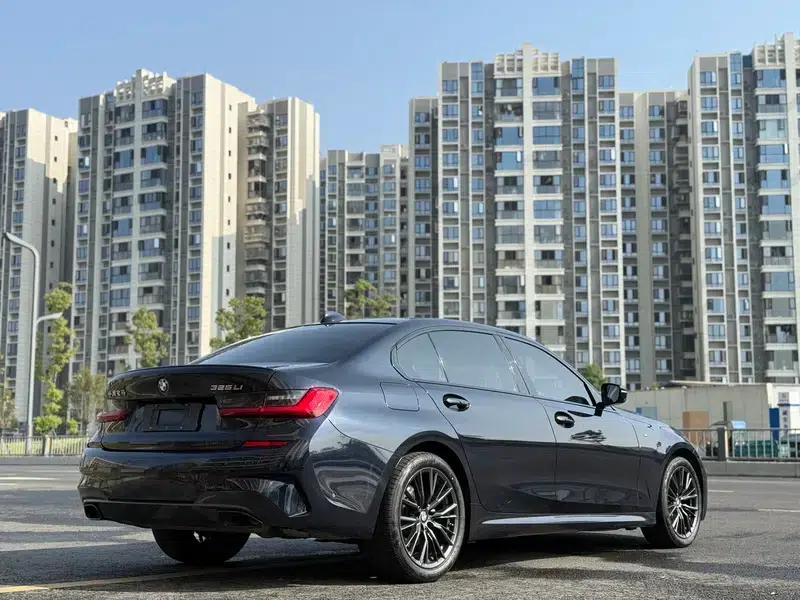 2021 BMW 3 Series 325Li M Sport Shadow Edition — миниатюра 6