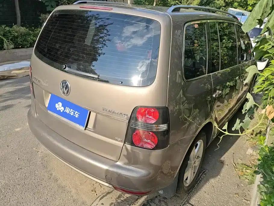 Touran 2015 1.4T Manual Fashion Edition 5-seater — миниатюра 3