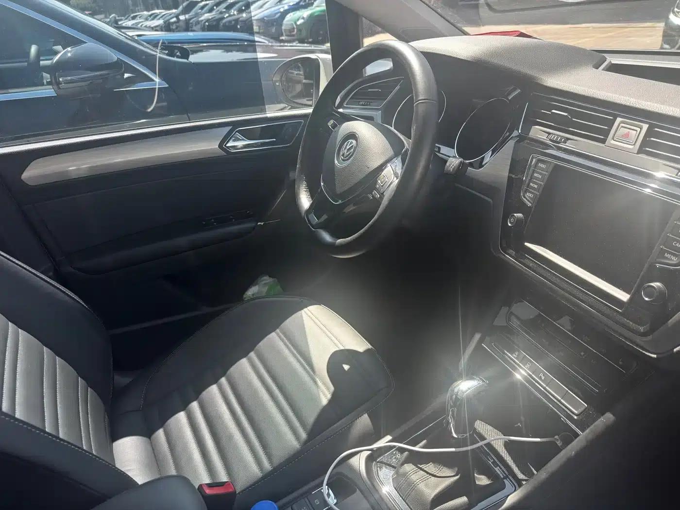 2021 Touran L 280TSI DSG Cross Edition 6-seater — миниатюра 11