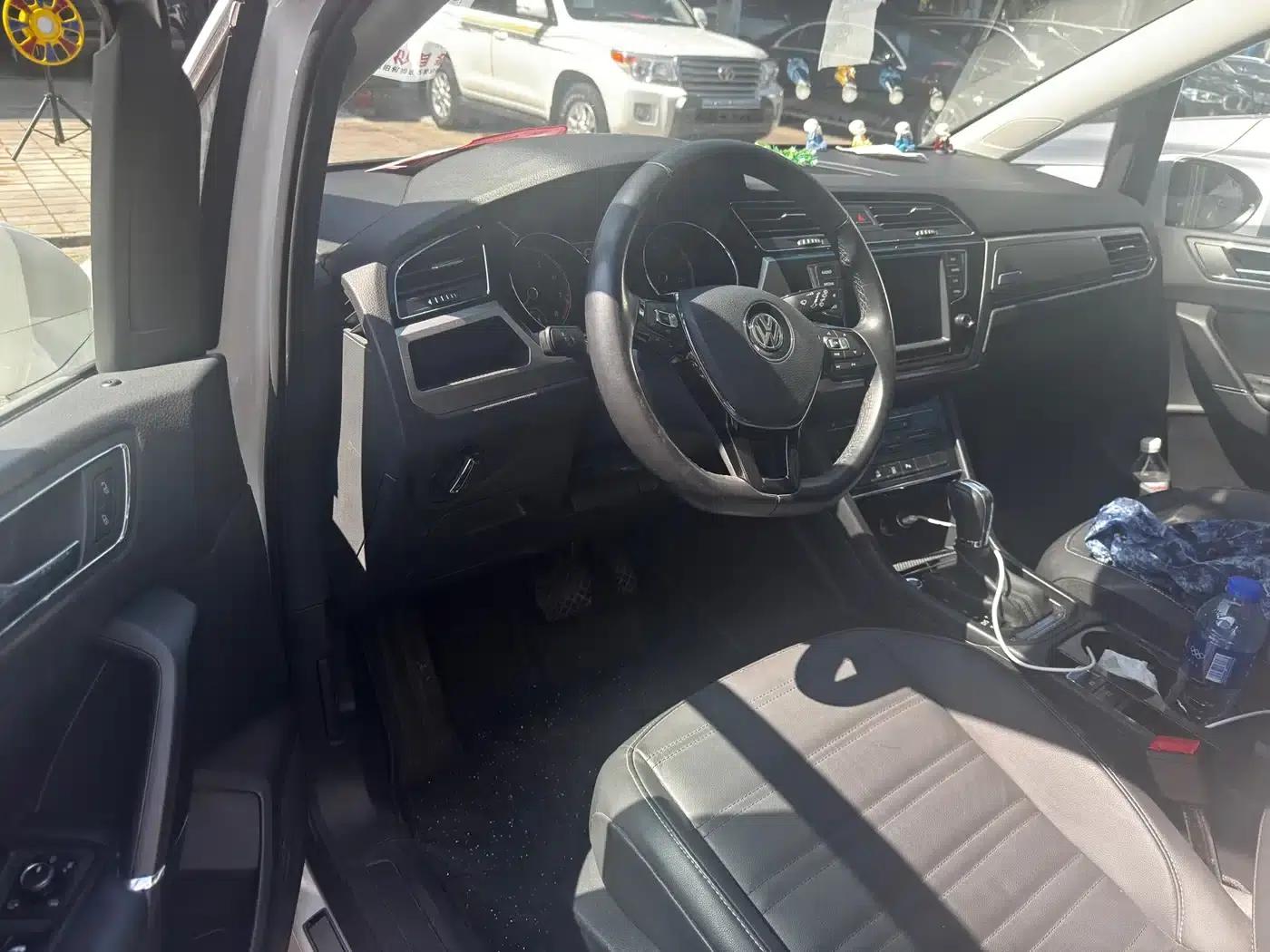 2021 Touran L 280TSI DSG Cross Edition 6-seater — миниатюра 7