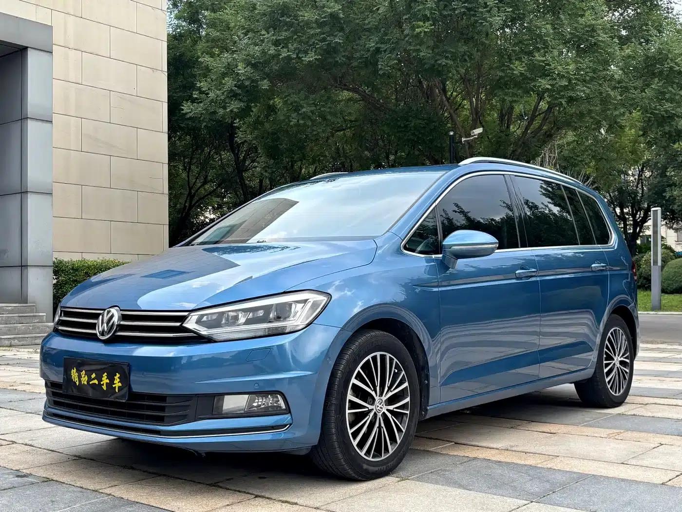 2016 Touran L 280TSI DSG Luxury Edition — миниатюра 1