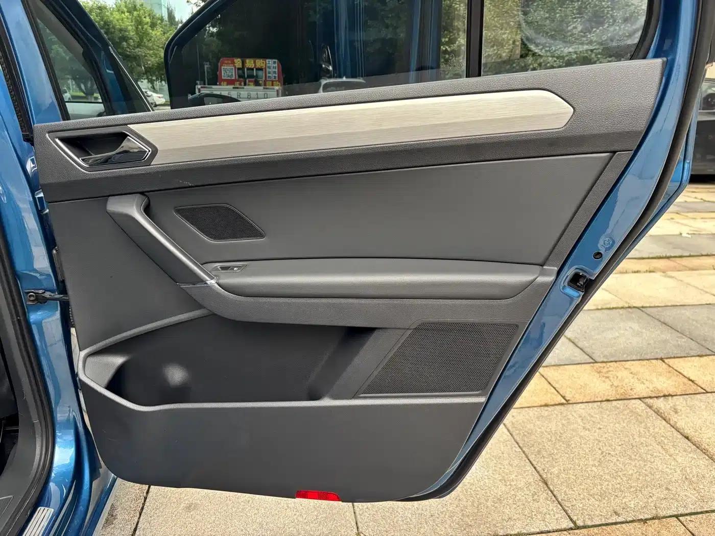2016 Touran L 280TSI DSG Luxury Edition — миниатюра 15