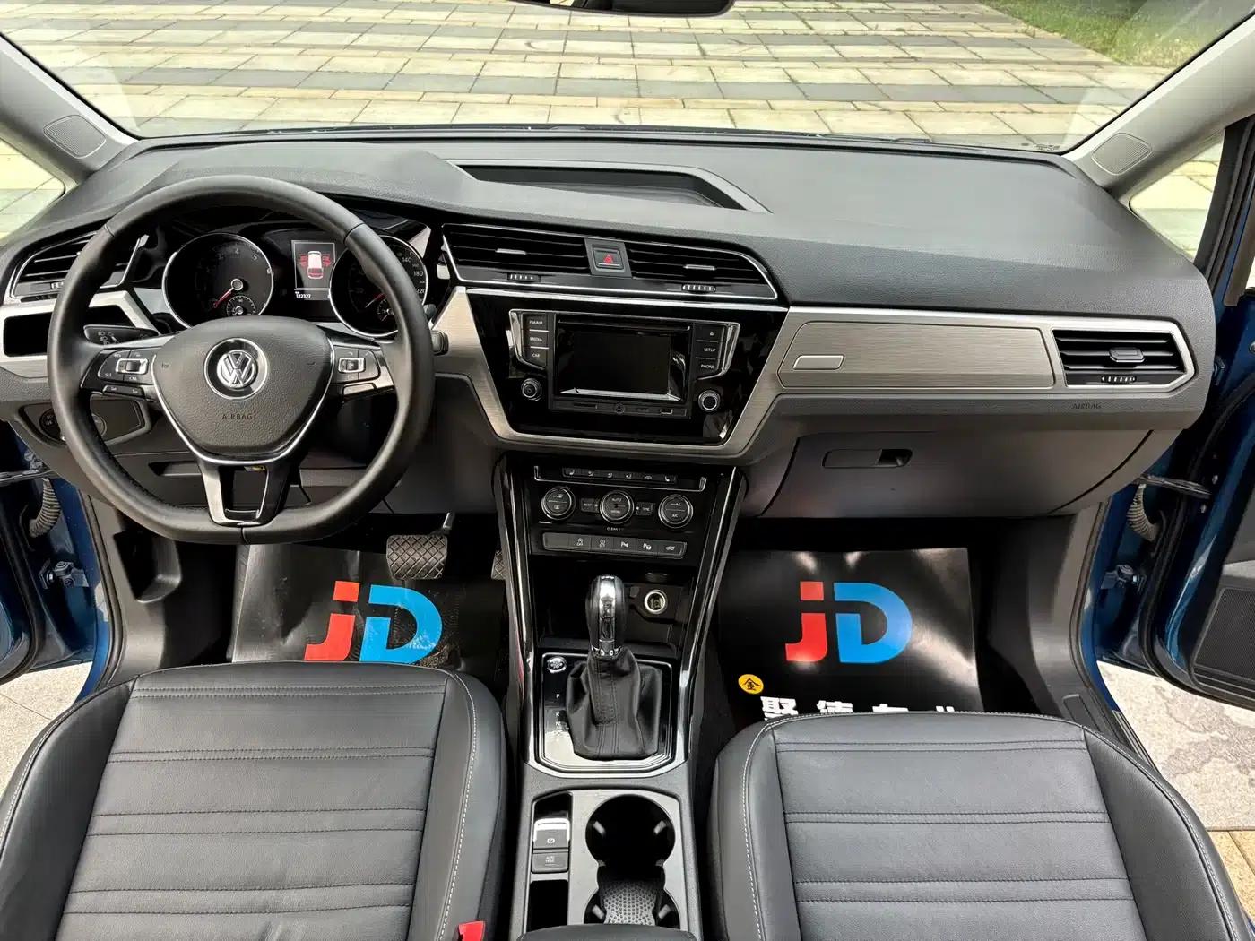2016 Touran L 280TSI DSG Luxury Edition — миниатюра 16