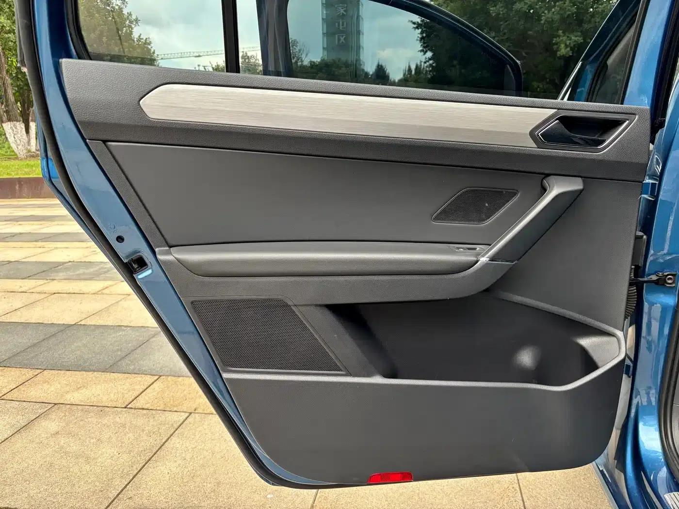 2016 Touran L 280TSI DSG Luxury Edition — миниатюра 10