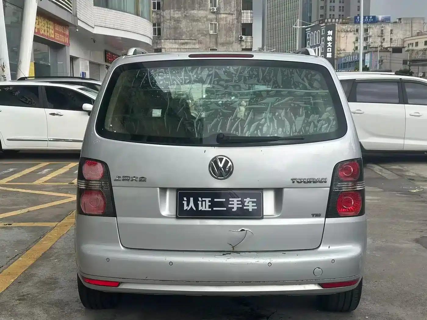 2013 Volkswagen Touran 1.4T Manual Comfort Edition 5-seater — миниатюра 4