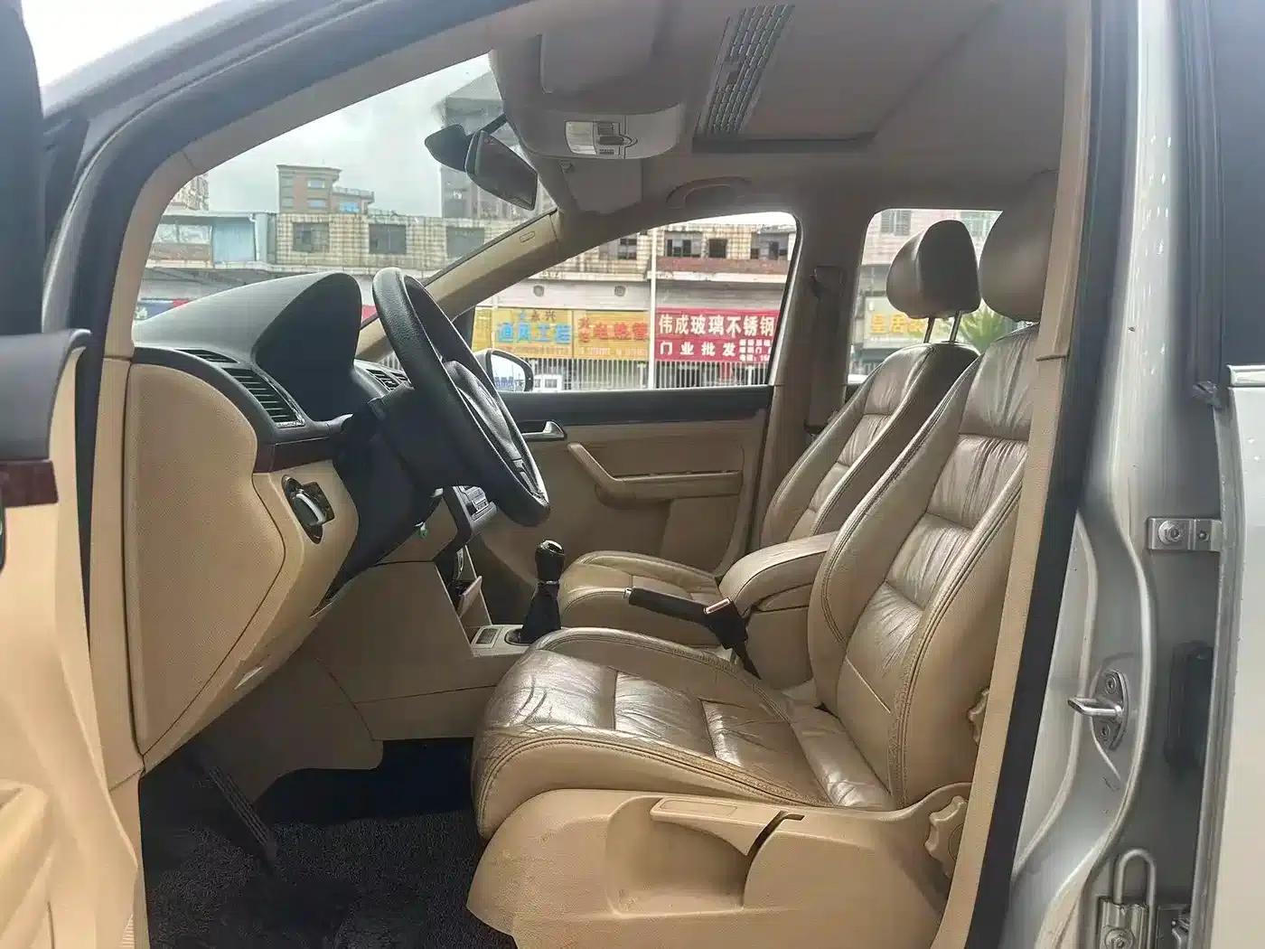 2013 Volkswagen Touran 1.4T Manual Comfort Edition 5-seater — миниатюра 8