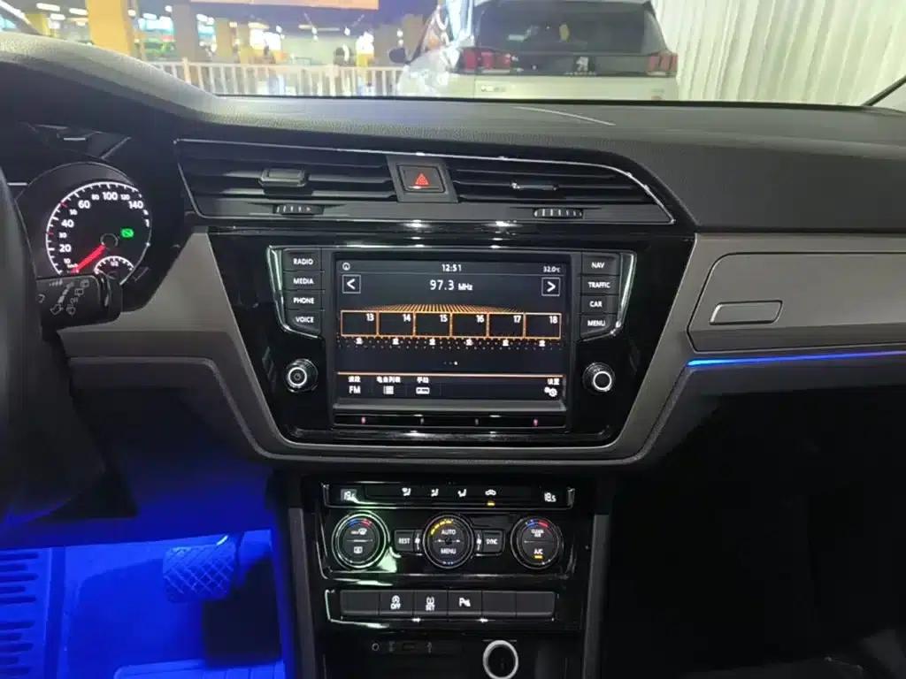 2018 Touran L 280TSI DSG Cross Edition 7-seater National V emission standard — миниатюра 13