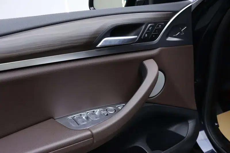 BMW X3 2023 xDrive30i Luxury M Sport Package — миниатюра 29